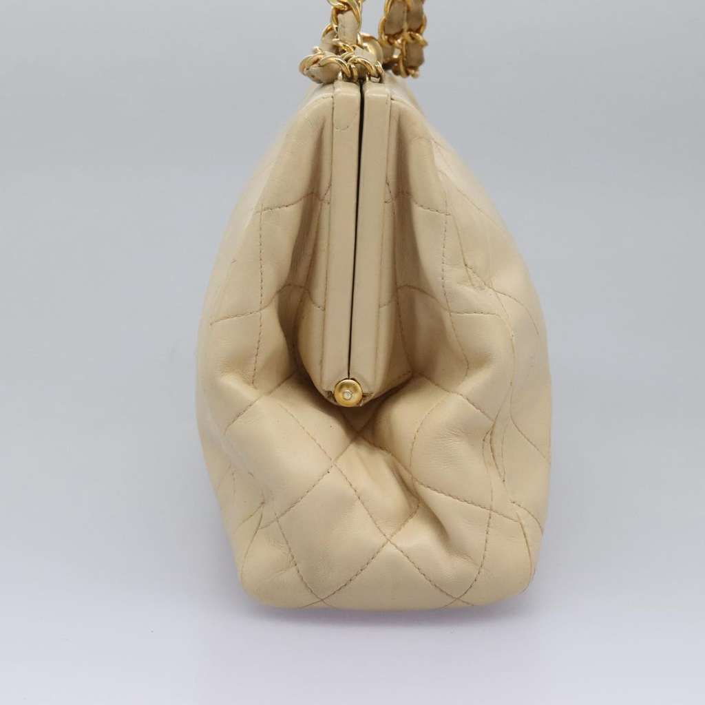 Chanel Vintage Clutch Beige Leather Good condition - Box View