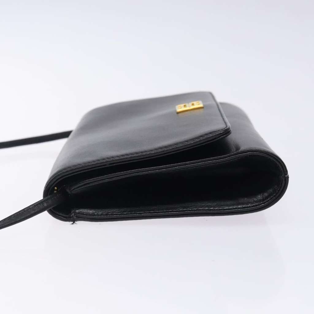 Givenchy Vintage 4G shoulder bag Black Leather Good condition - Model View