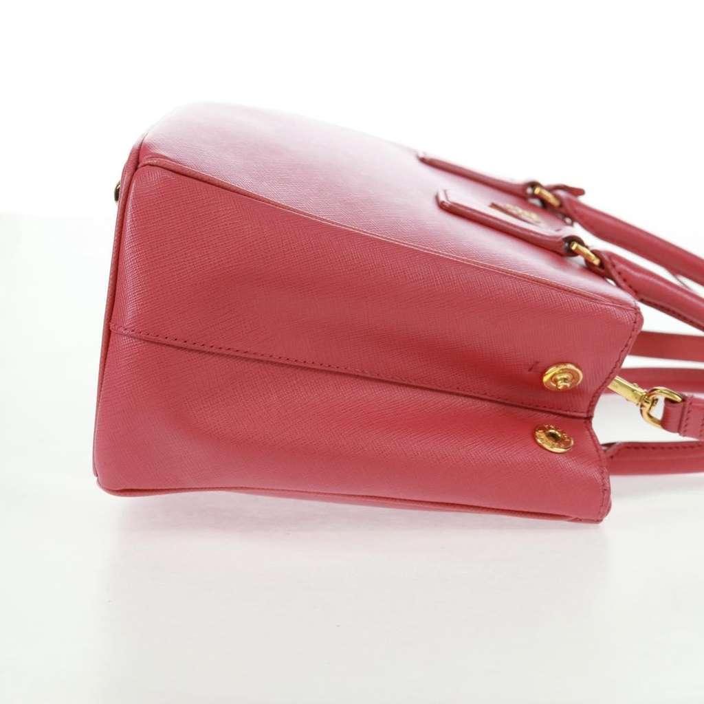 Prada Galleria Double Zip Tote Pink Leather Good condition - Model View