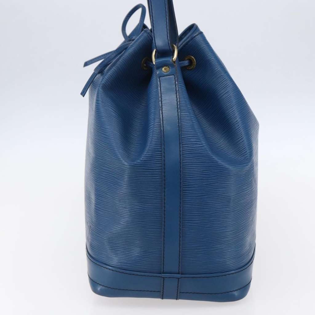 Louis Vuitton Noe Handbag Blue Leather Good condition - Model View