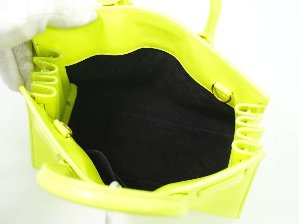 Saint Laurent Sac de Jour NM Bag Yellow Leather Good condition - Model View