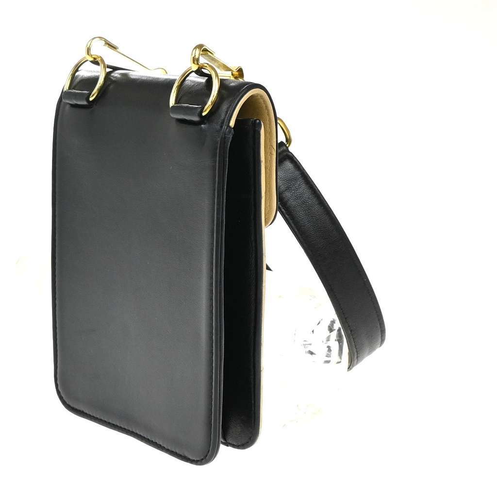 Chanel Vintage Clutch Beige Leather Good condition - Model View