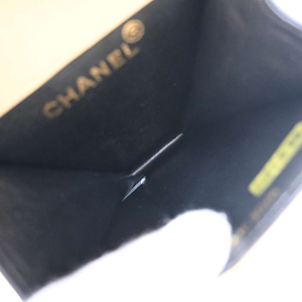 Chanel Vintage Clutch Beige Leather Good condition - Box View