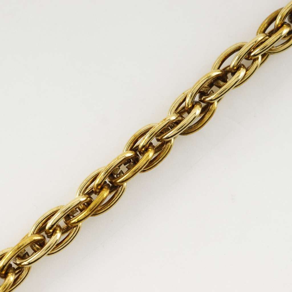 Chanel Coco Long Necklace Gold Good condition - Model View