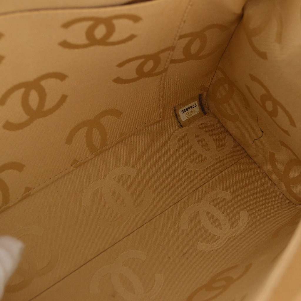 Chanel Vintage Chocolate Bar Zip Around Tote Beige Leather Good condition - Box View