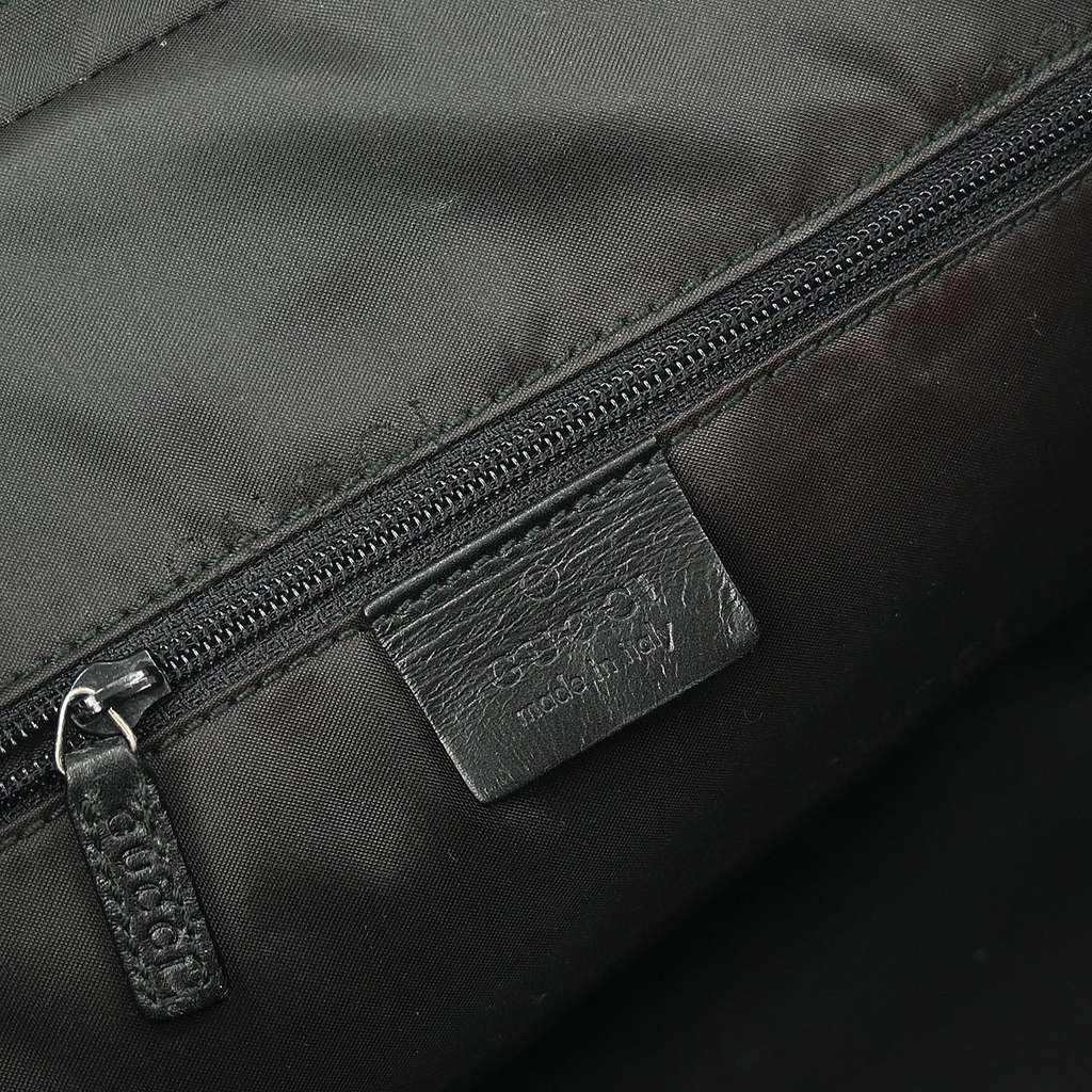 Gucci Vintage Handbag Black Leather Good condition - Model View