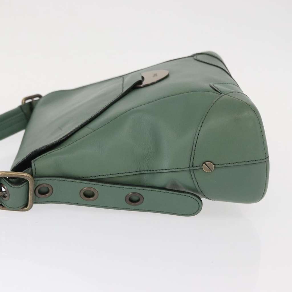Chloe Vintage Flap shoulder bag Green Leather Good condition - Model View