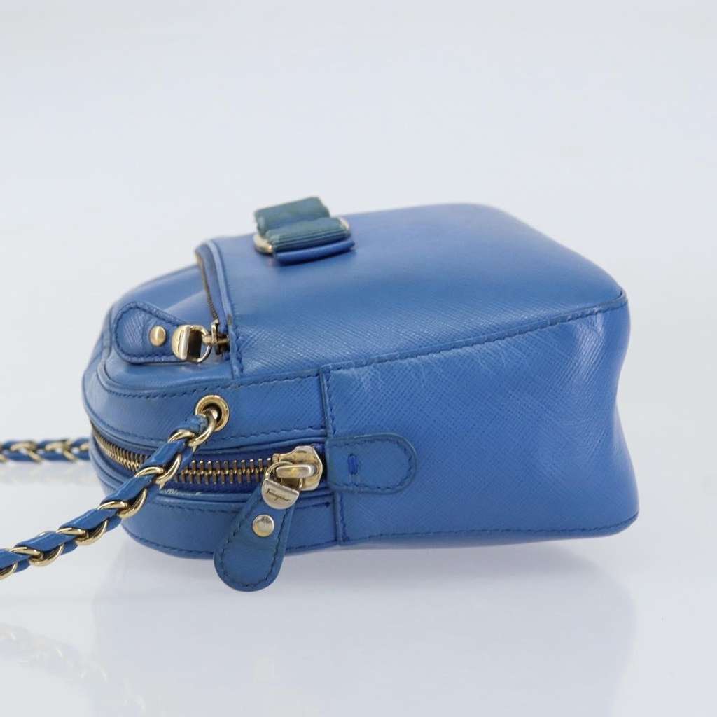 Salvatore Ferragamo Vala Chain Shoulder bag Blue Leather Good condition - Model View