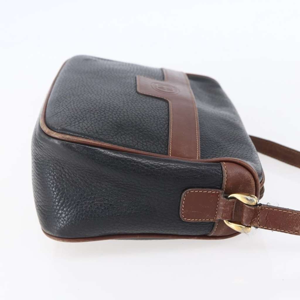 Gucci Vintage Shoulder Bag Black Leather Good condition - Model View