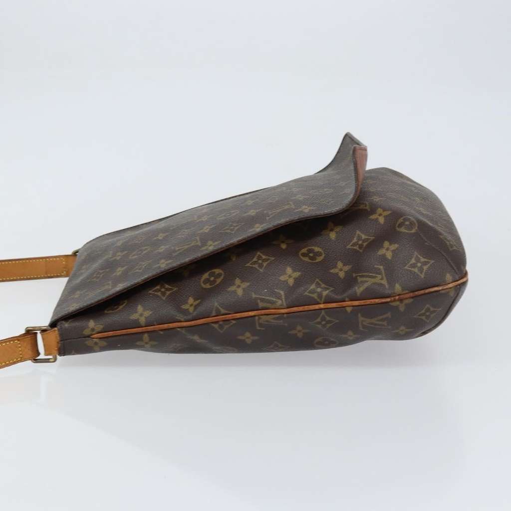Louis Vuitton Musette Salsa Handbag Brown Canvas Fair condition - Model View