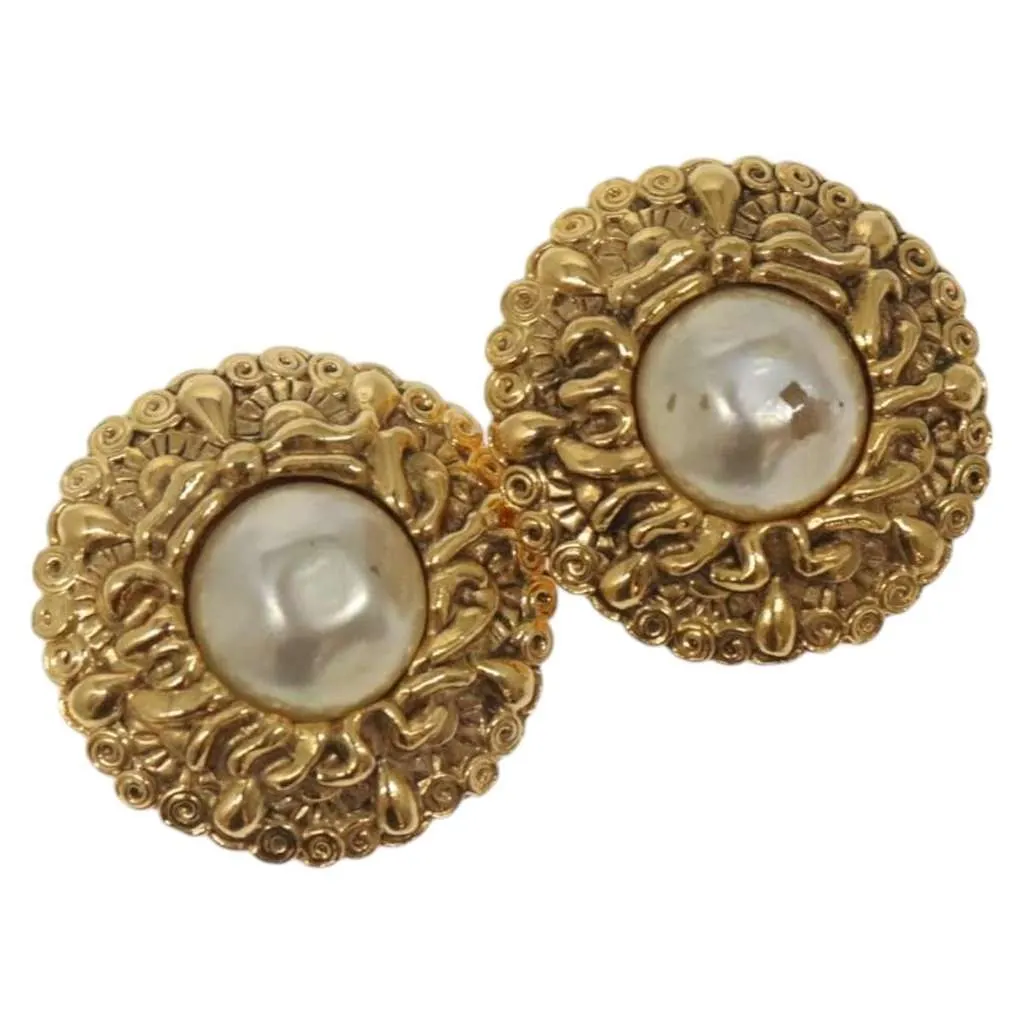 Chanel Vintage CC Clip-On Earrings Gold Metal Good - Front View