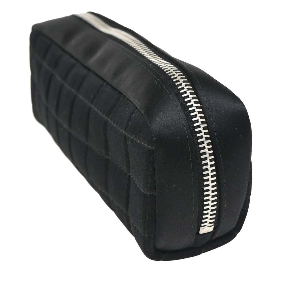 Chanel Chocolate Bar Clutch Black Very good condition - Model View