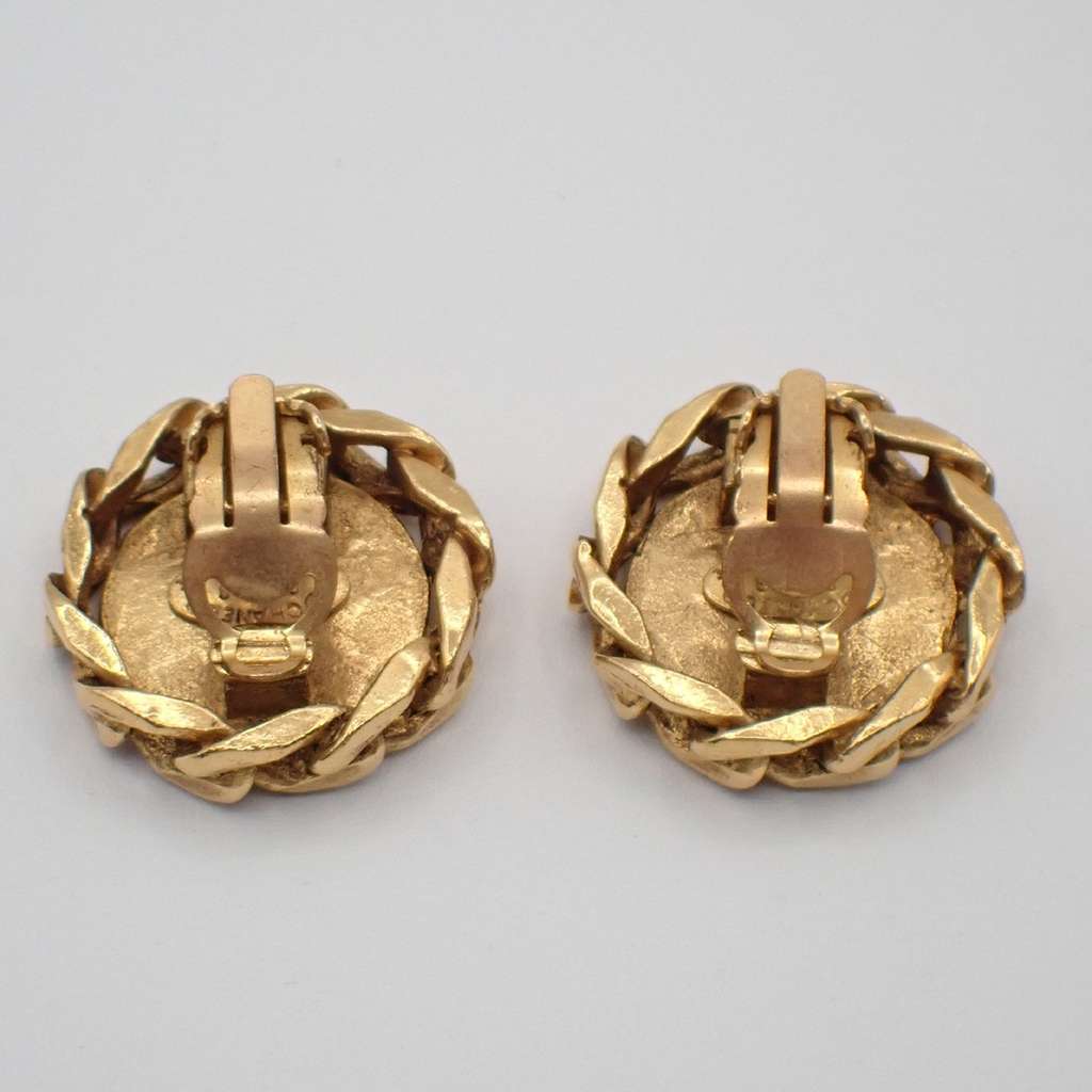 Chanel Vintage CC Round Clip-On Earrings Gold Good condition - Back View