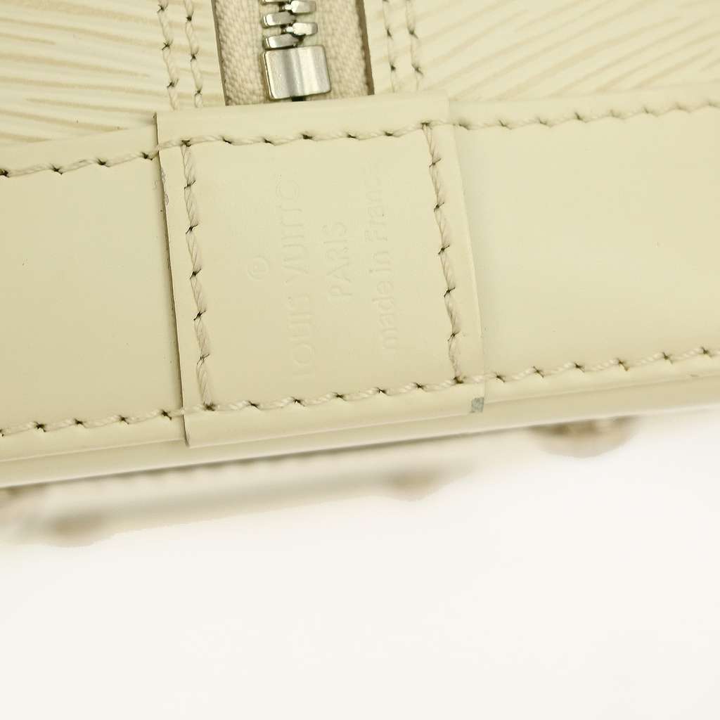 Louis Vuitton Alma Handbag Beige Leather Good condition - Model View