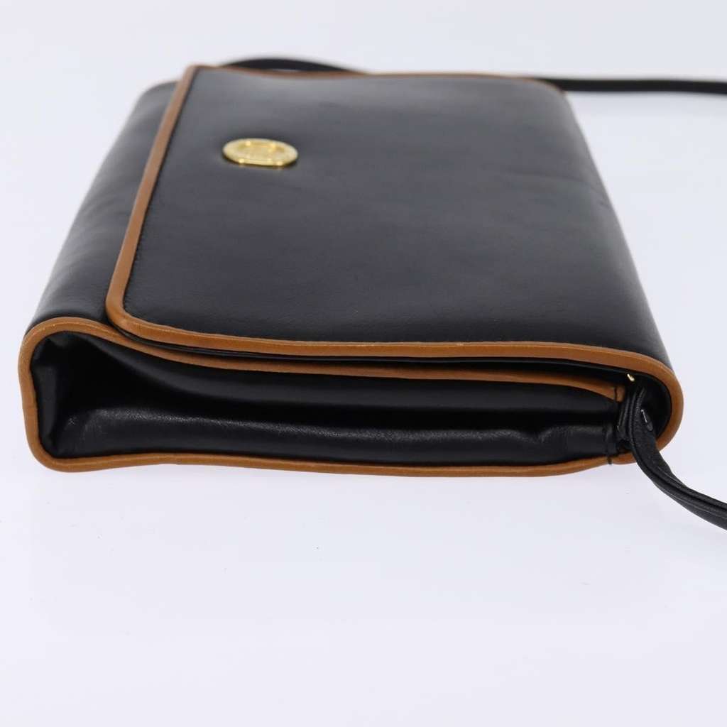 Celine Shoulder Bag Black Leather Good condition - Model View