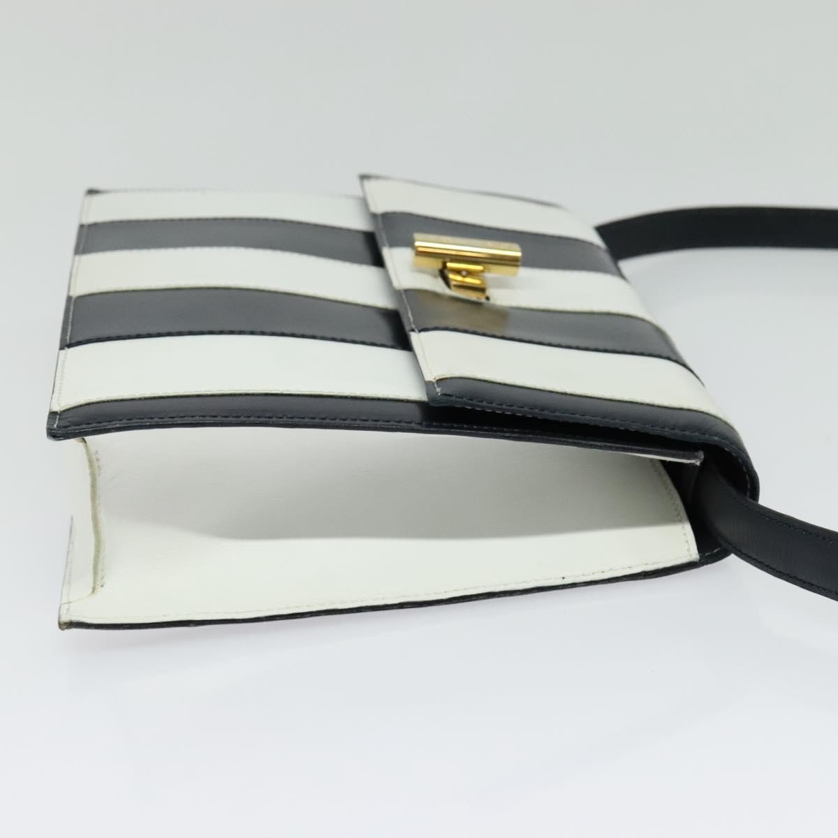 Celine Shoulder Bag White Leather Good condition - Model View