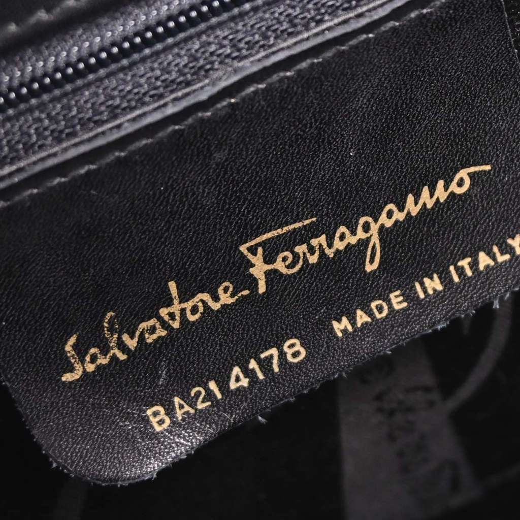 Salvatore Ferragamo Convertible Vara Bow Tote Black Leather Good condition - Model View