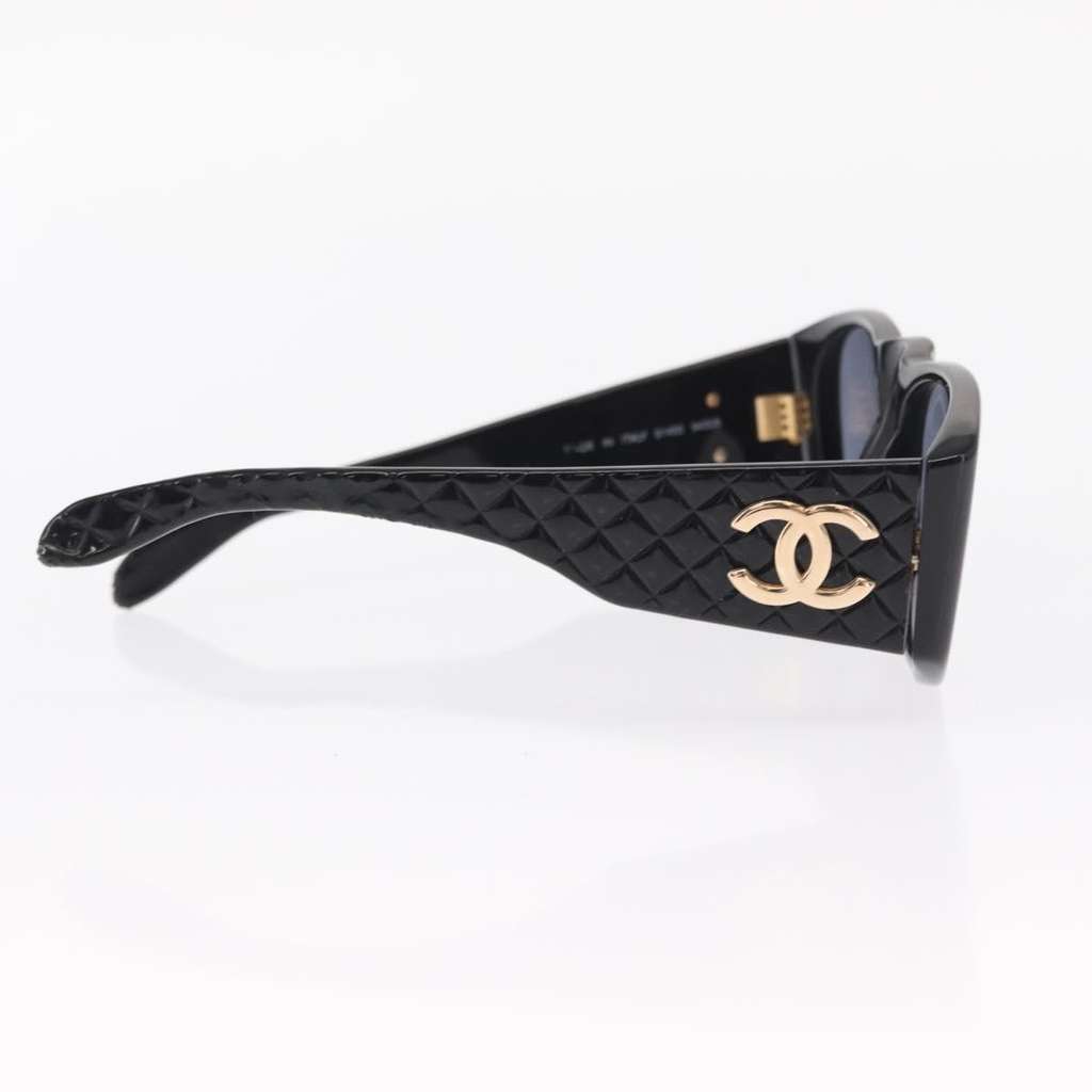 Chanel Logo CC Sunglasses Black Plastic Good condition - Model View