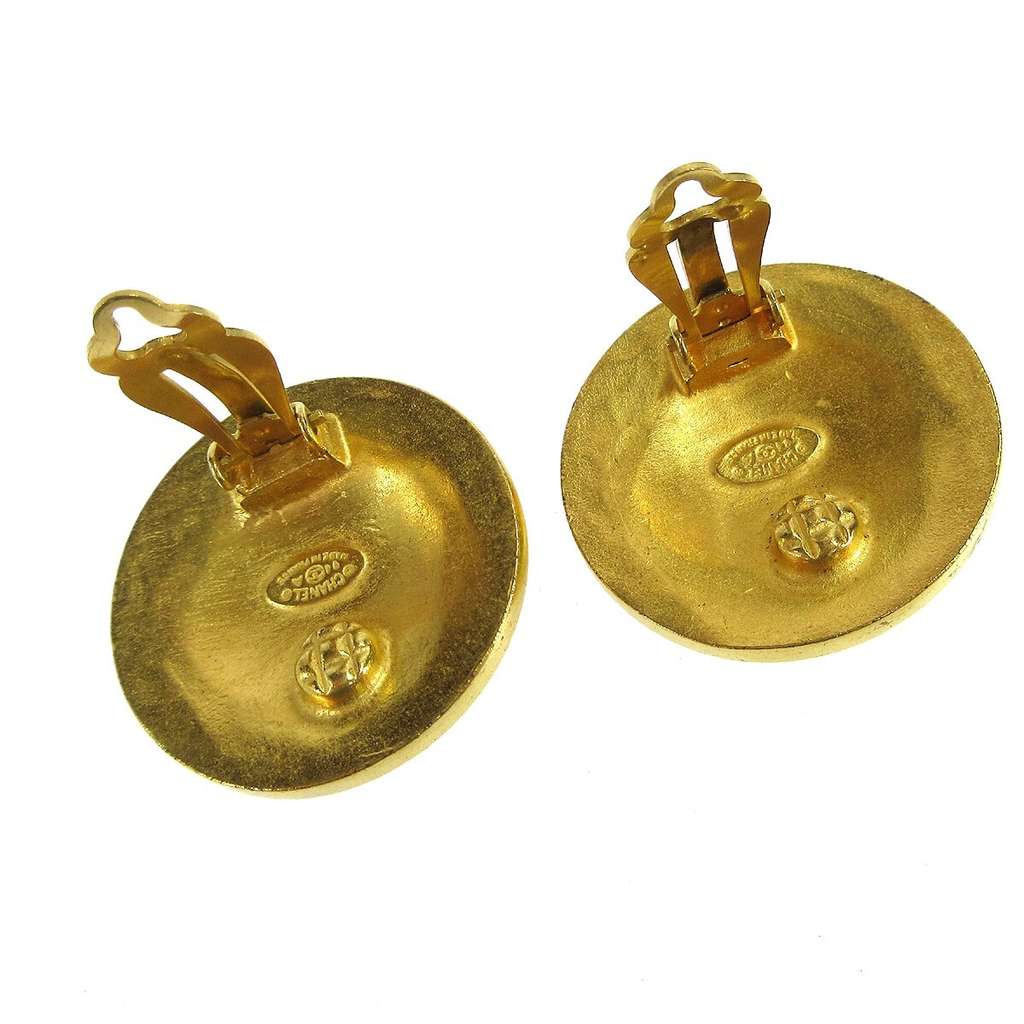 Chanel Vintage Round CC Clip-On Earrings Gold Good condition - Inside View