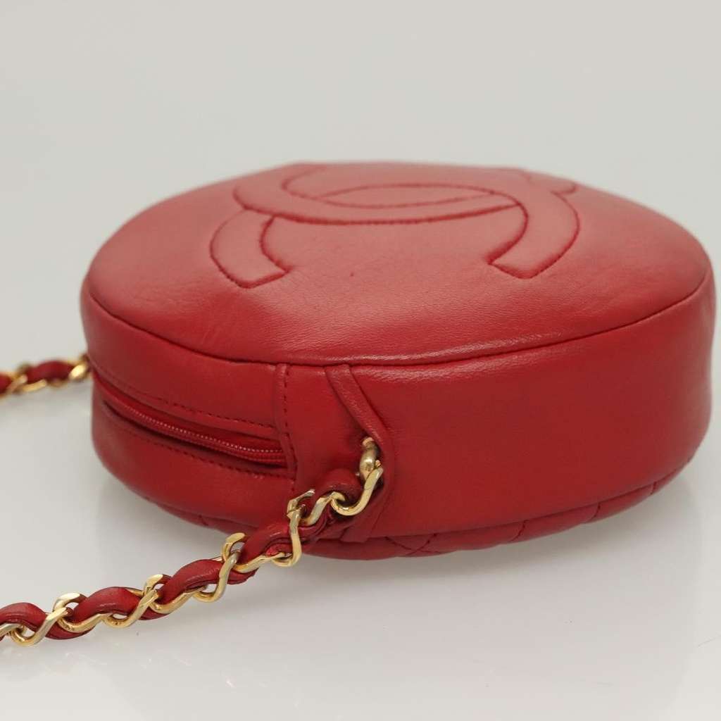 Chanel Vintage Round Tassel Crossbody Bag Red Leather Good condition - Model View