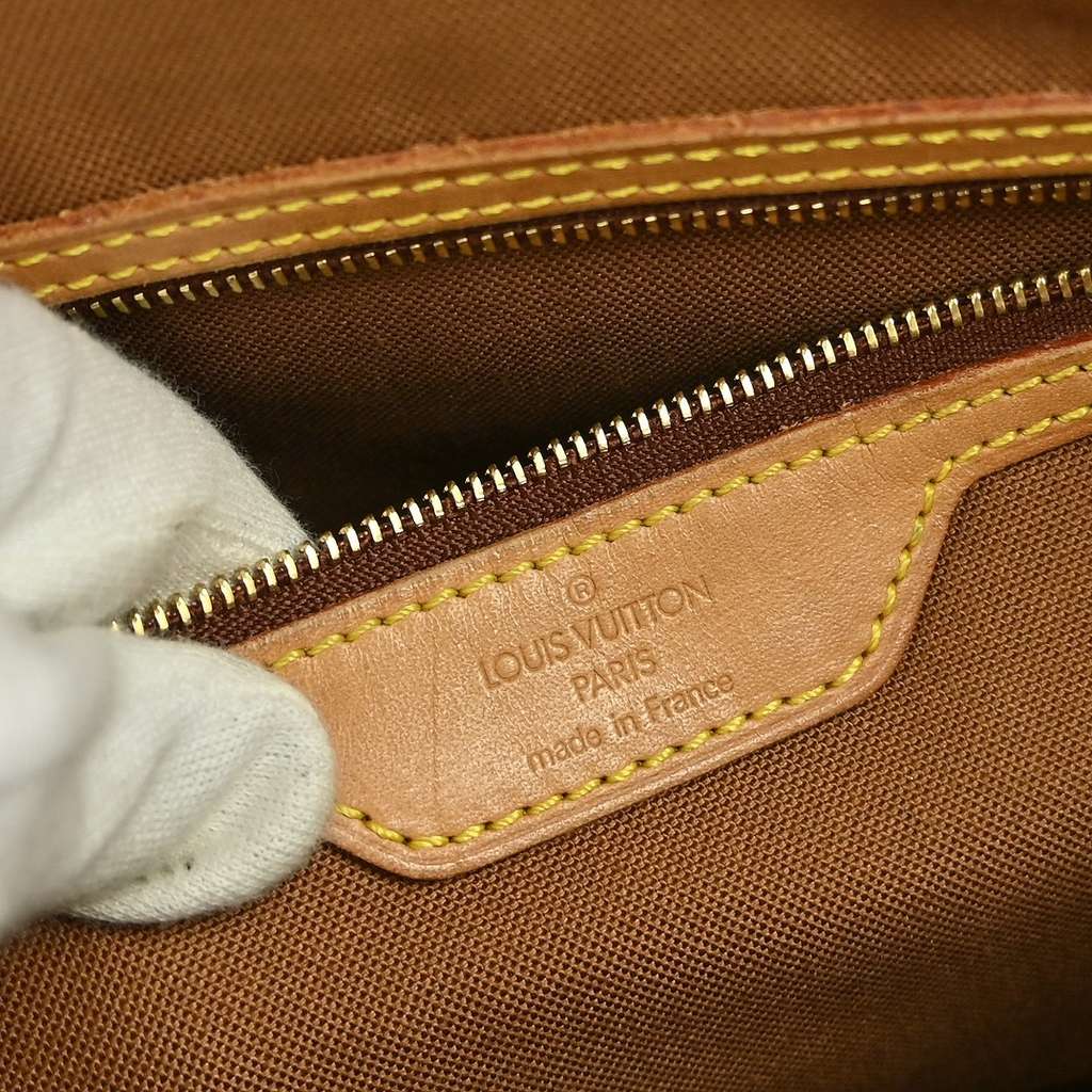 Louis Vuitton Cabas Mezzo Brown Canvas Fair condition - Model View