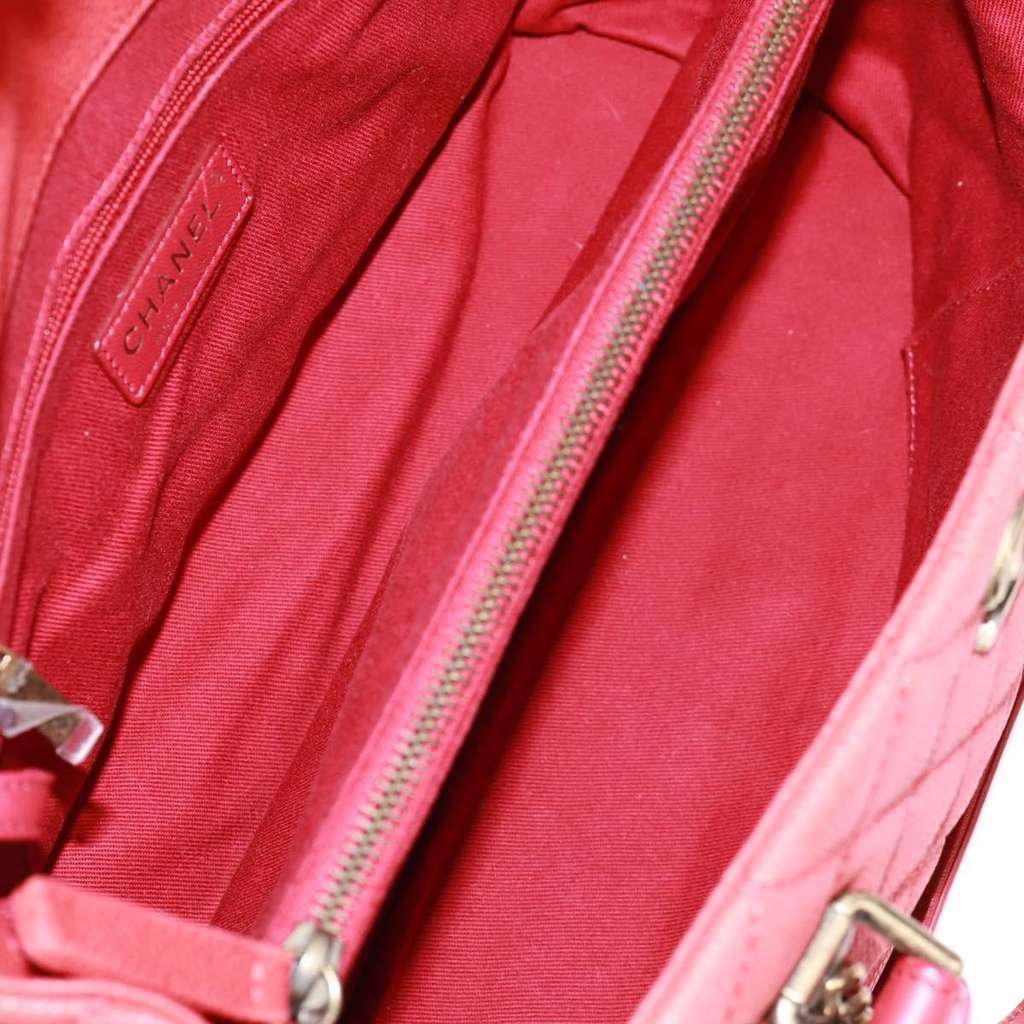 Chanel Chic Quilt Tote Red Leather Good condition - Box View