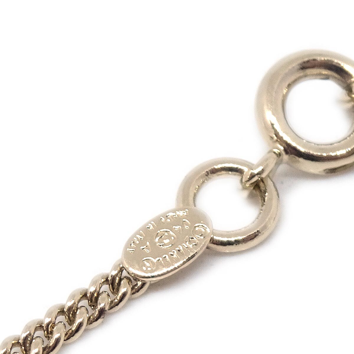 Chanel CC Logo Pendant Necklace Silver Good condition - Model View