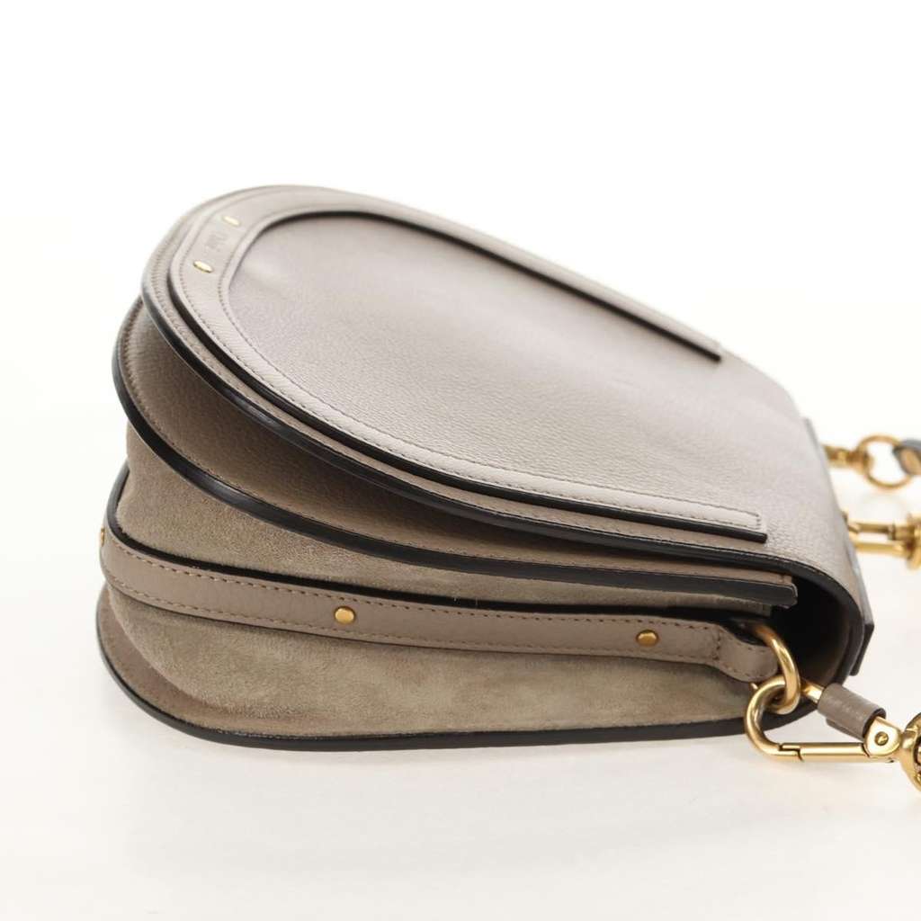 Chloe Nile Crossbody Bag Beige Leather Good condition - Model View