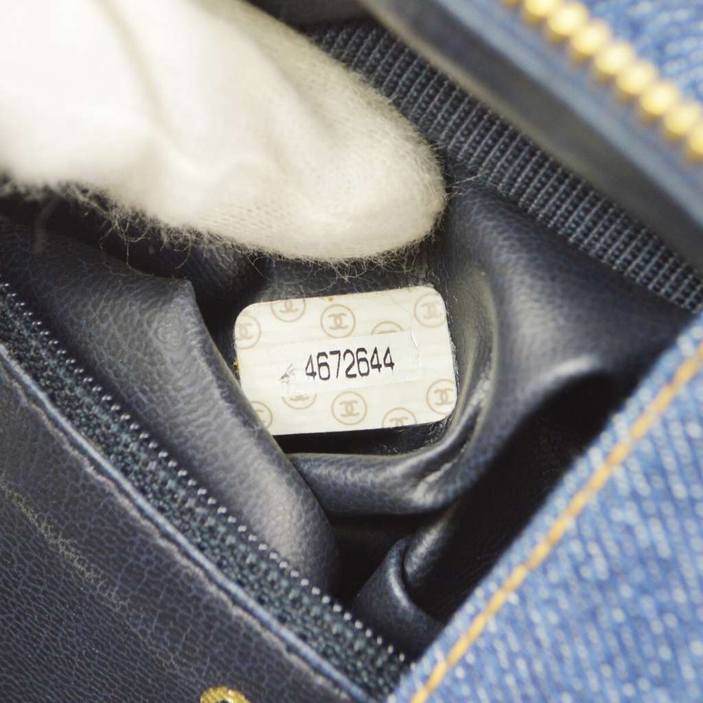 Chanel Vintage Timeless Zip Around Vanity Case Blue Good condition - Box View