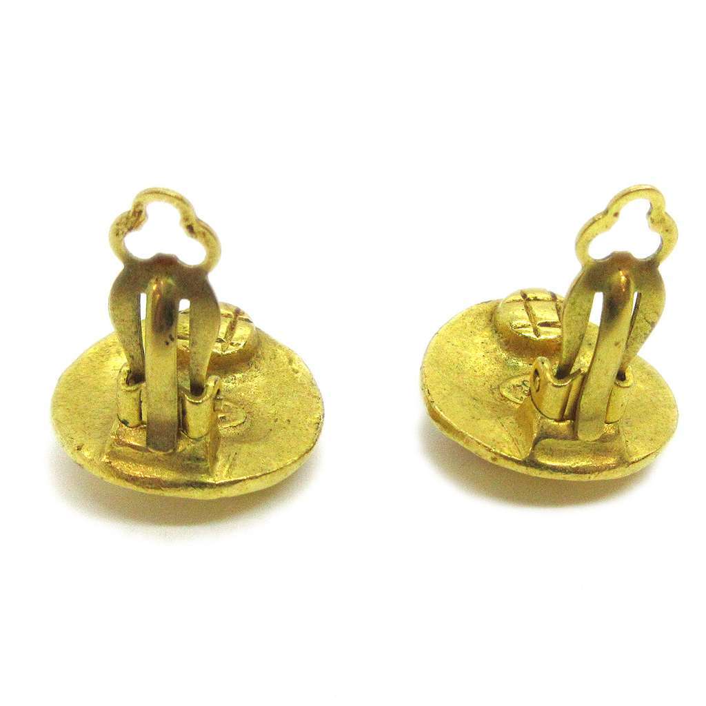Chanel Vintage CC Round Clip-On Earrings Gold Good condition - Model View