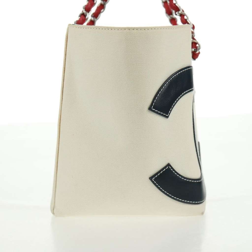 Chanel No.5 Tote White Canvas Fair condition - Model View