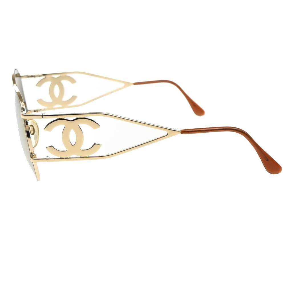 Chanel Logo CC Sunglasses Gold Metal Good condition - Model View