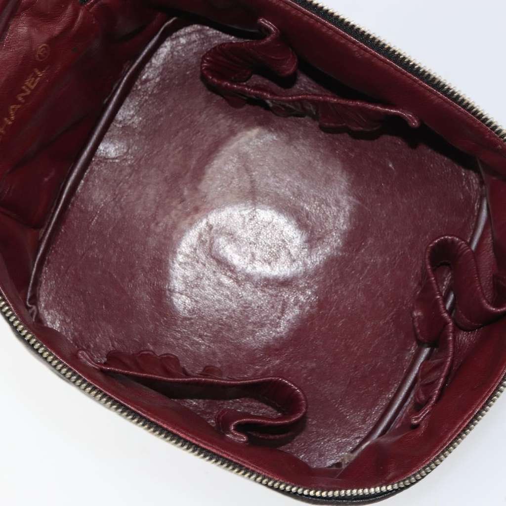 Chanel Vintage Cosmetic Case Black Leather Good condition - Box View