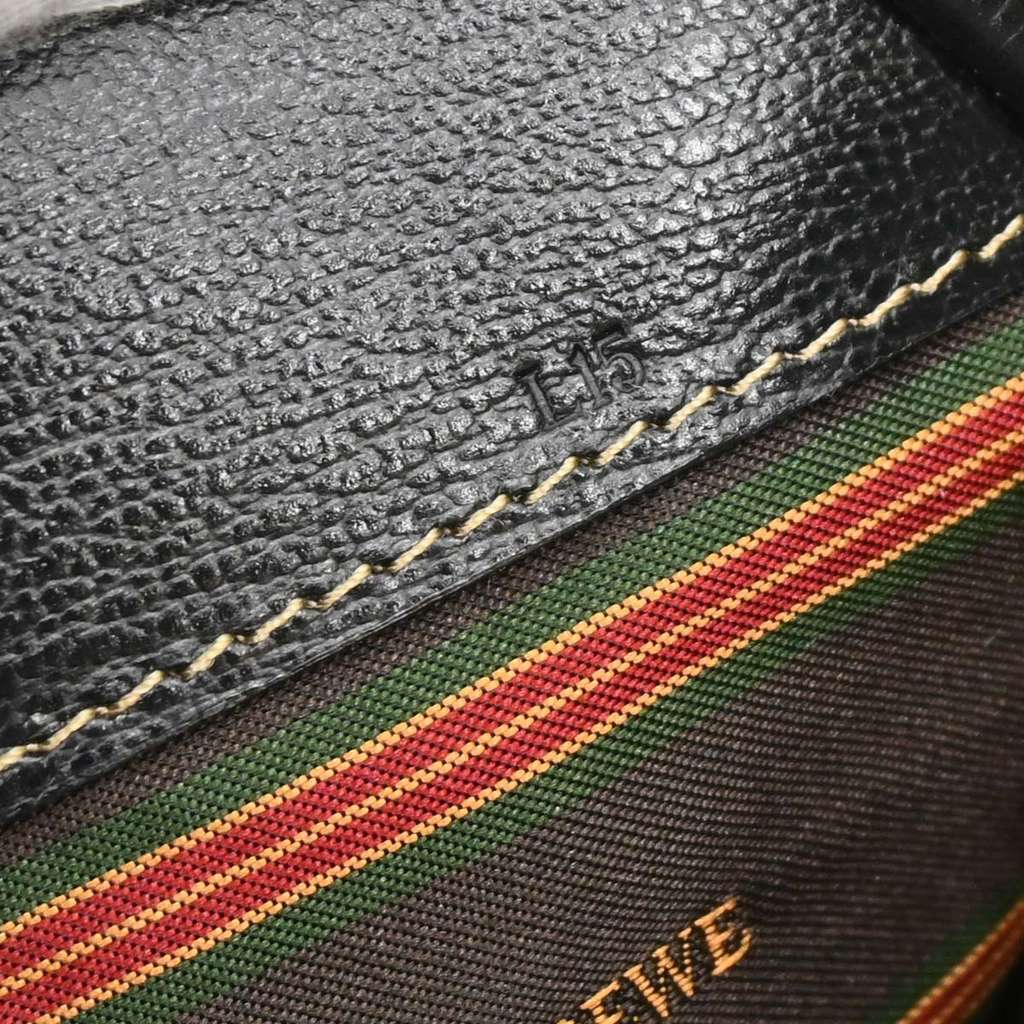 Loewe Velazquez shoulderbag Brown Leather Good condition - Box View