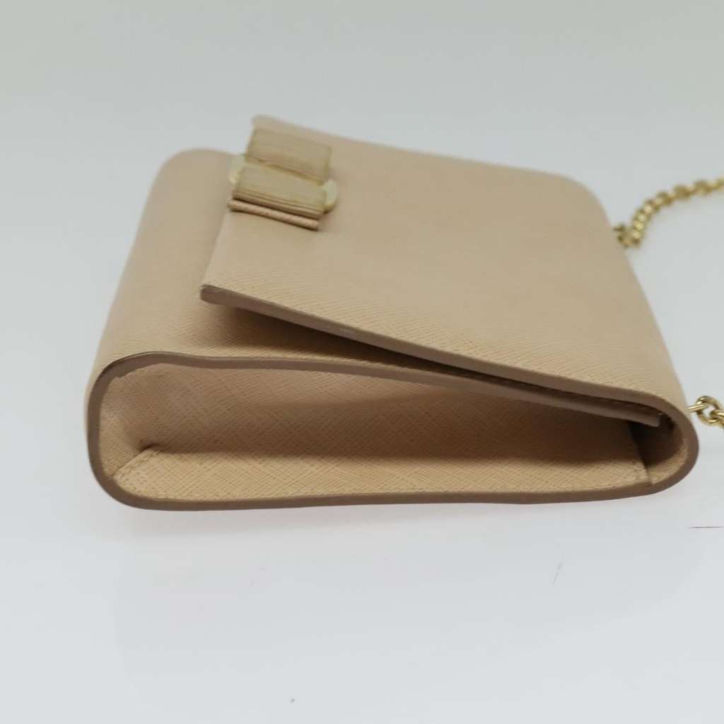 Salvatore Ferragamo Ginny Crossbody Bag Beige Leather Good condition - Model View
