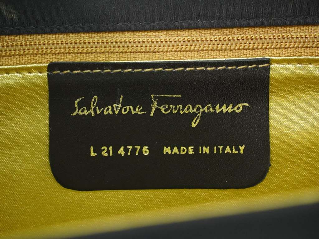 Salvatore Ferragamo Vintage Shoulder Bag Black Good condition - Model View