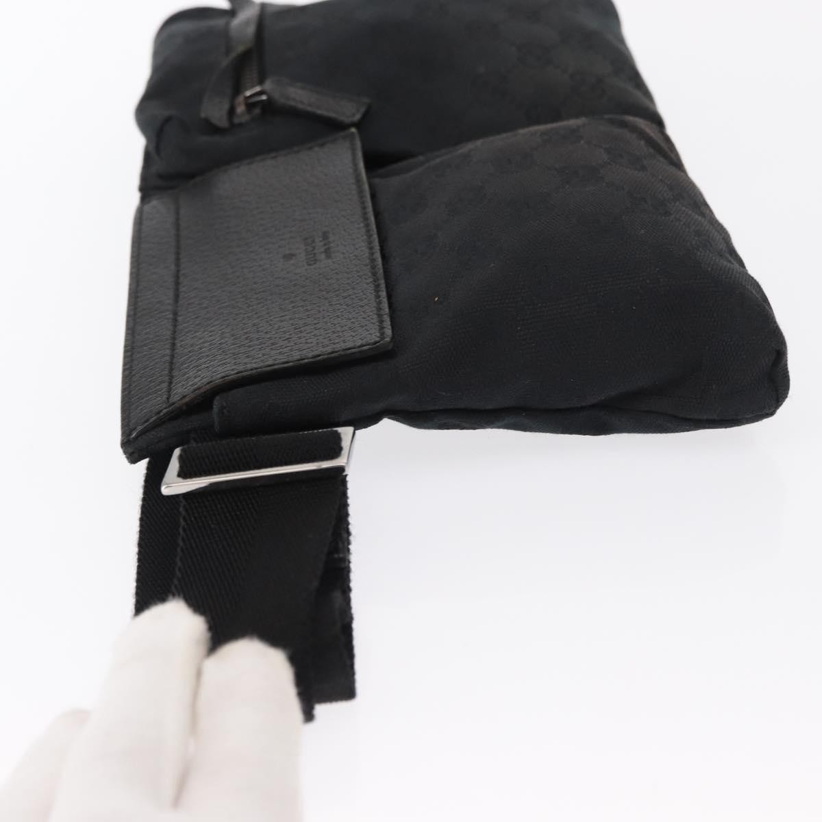 Gucci Vintage Double Belt Bag Black Canvas Good condition - Model View