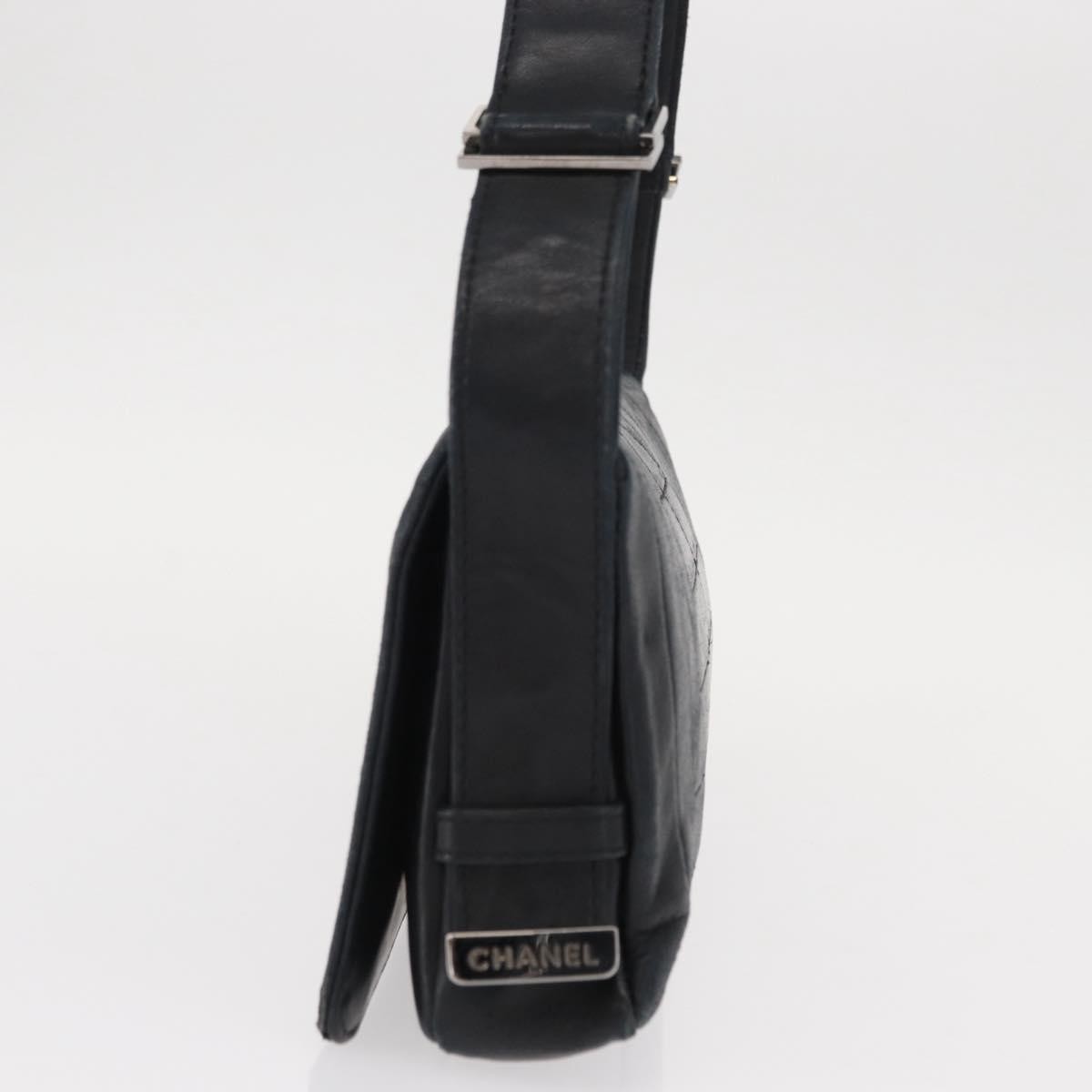 Chanel Vintage Shoulder Bag Black Leather Good condition - Inside View