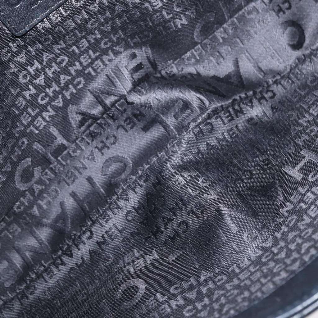 Chanel Vintage Shoulder Bag Black Leather Good condition - Box View