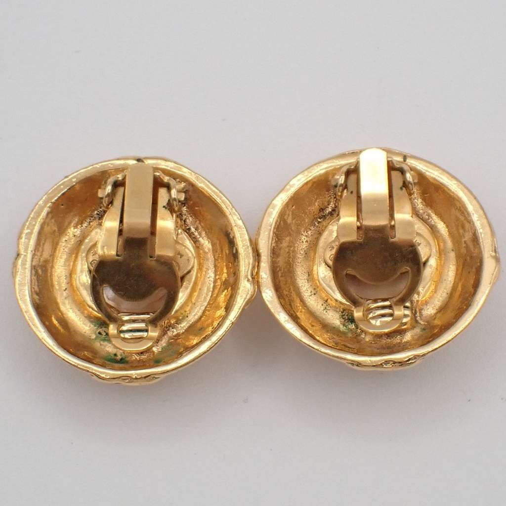 Chanel Vintage Round Clip-On Earrings Gold Good condition - Back View