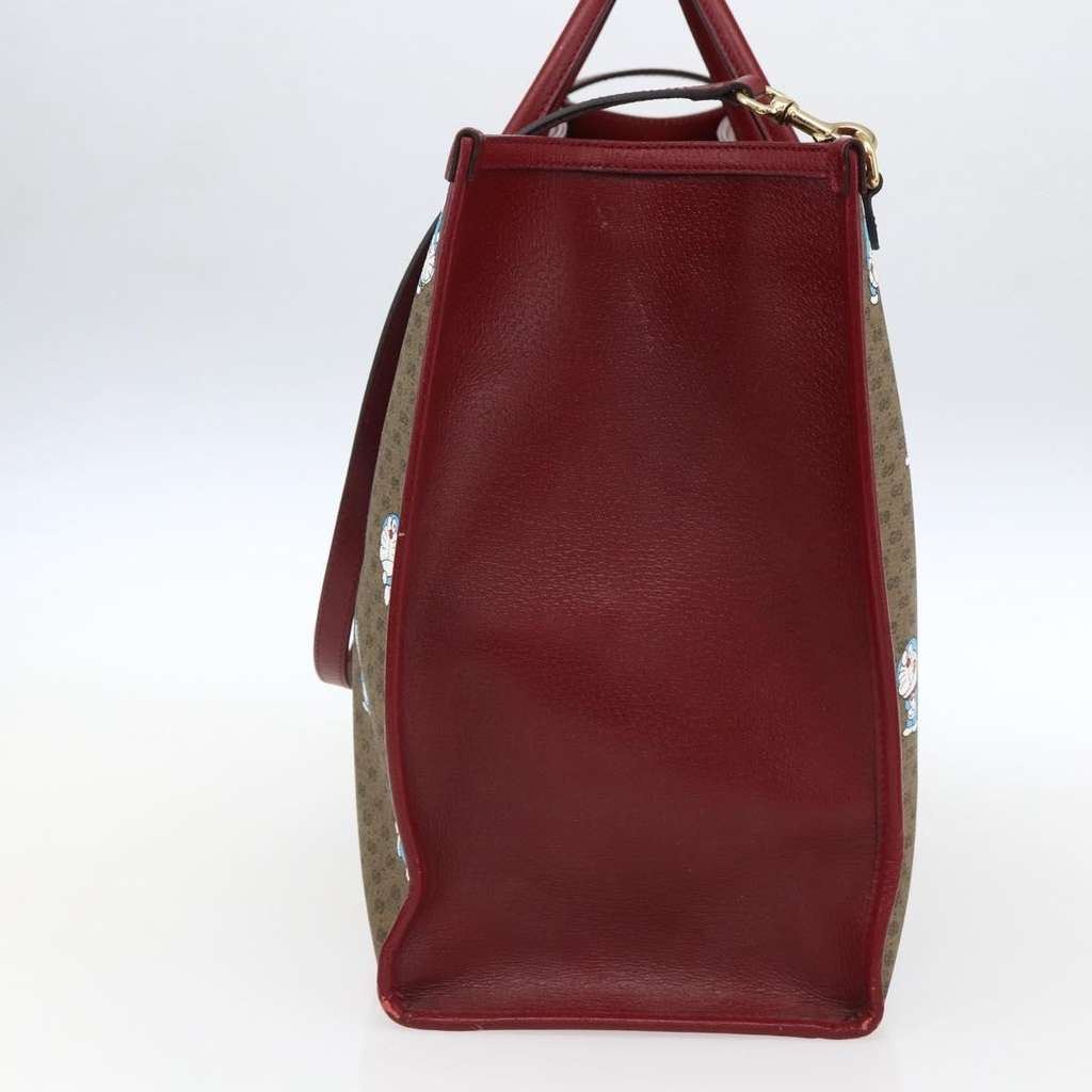Gucci Doraemon Tote Beige Good condition - Model View