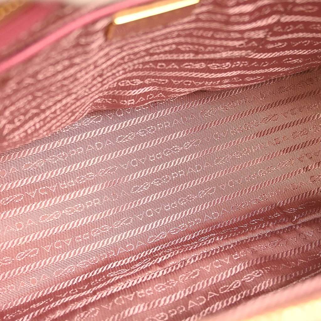 Prada Double Zip Lux Tote Pink Leather Good condition - Model View