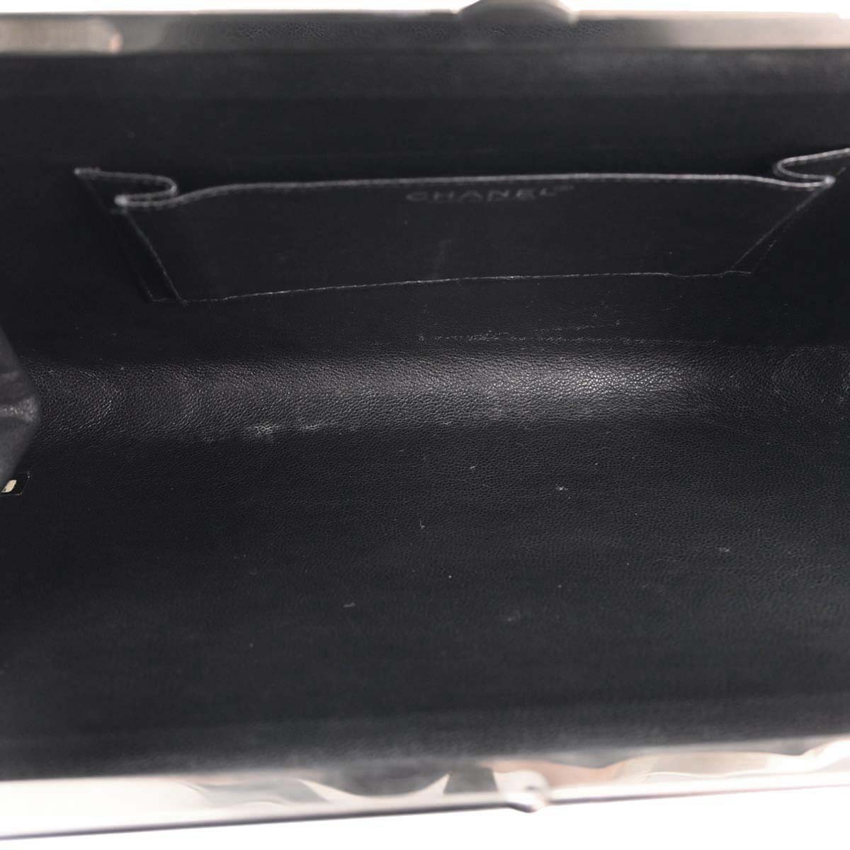 Chanel Square Stitch Frame Clutch Black Leather Good condition - Inside View
