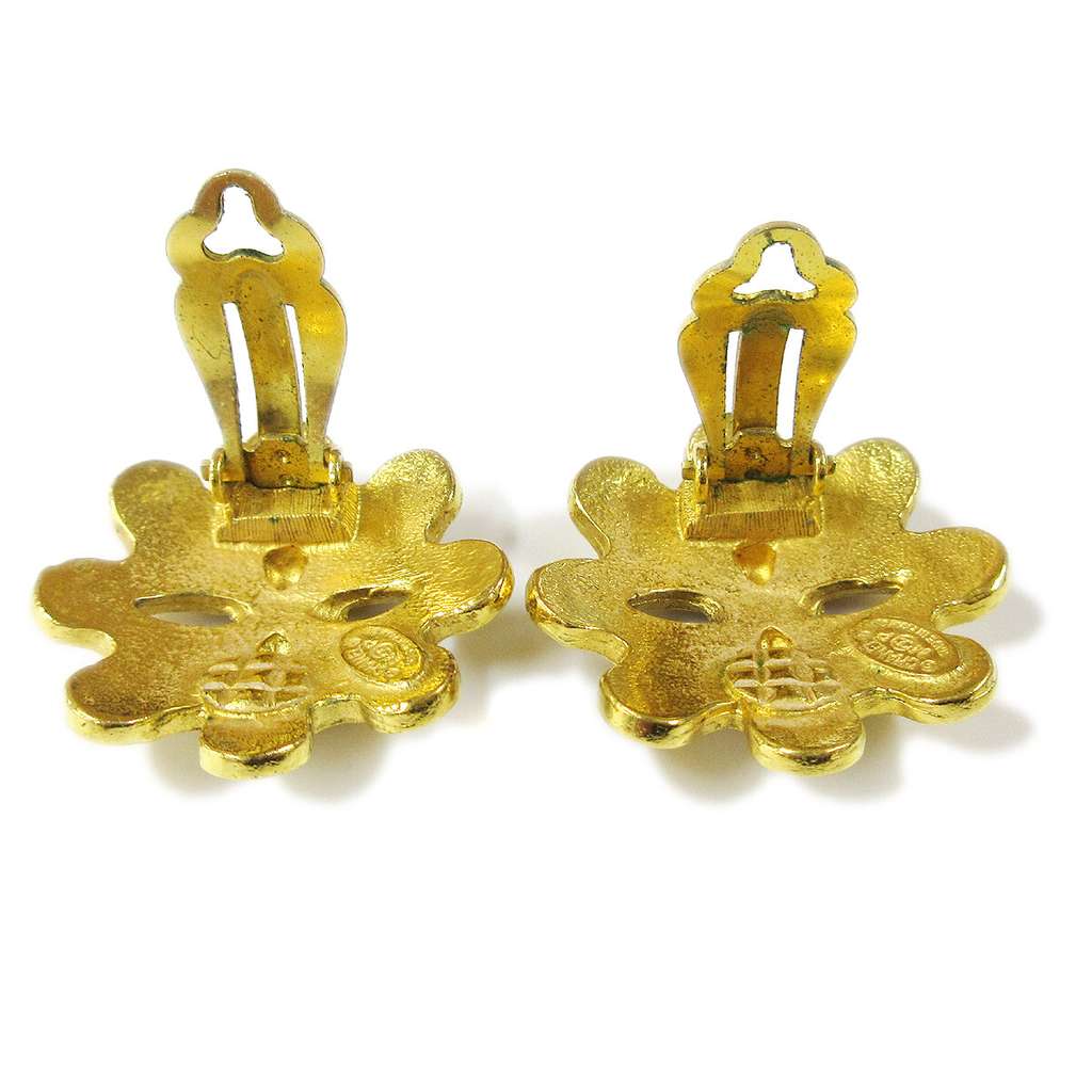 Chanel Vintage CC Flower Cutout Round Clip-On Earrings Gold Good condition - Back View