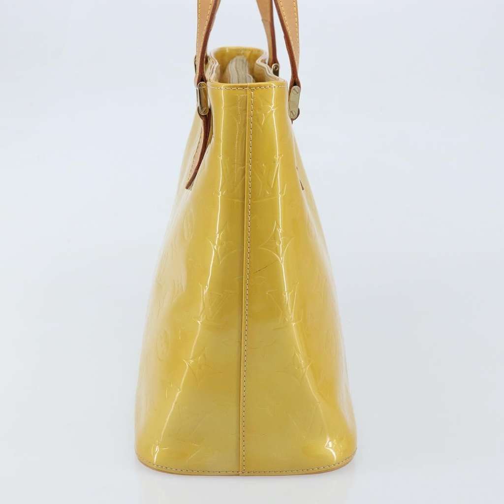 Louis Vuitton Houston Handbag Beige Fair condition - Model View