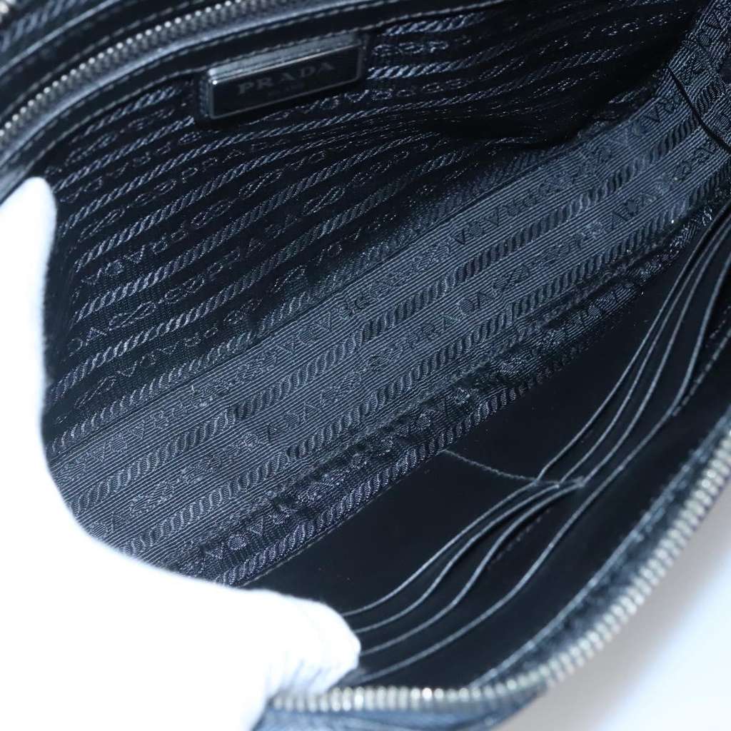 Prada Zip Pochette Navy Leather Good condition - Box View