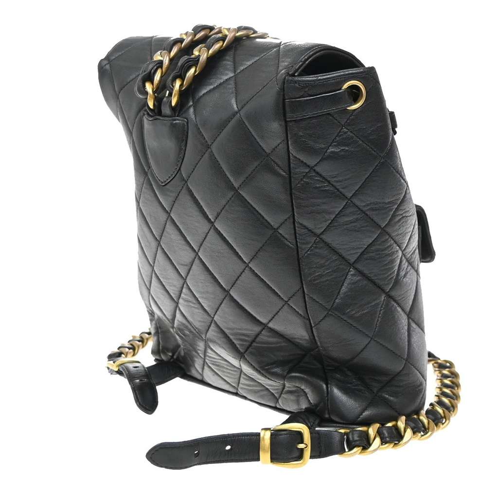 Chanel Duma Drawstring Backpack Black Leather Good condition - Model View