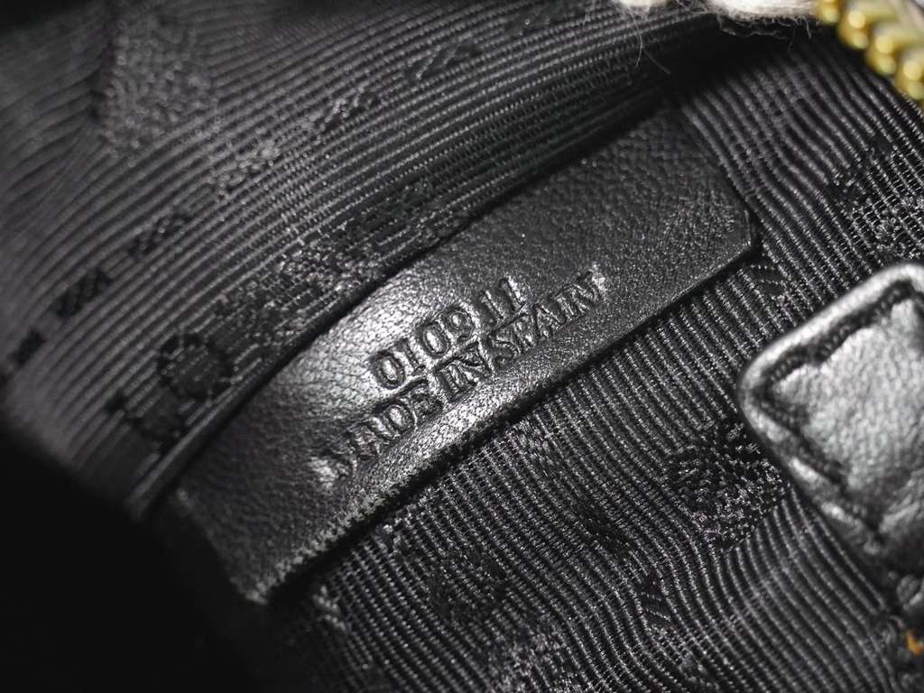 Loewe Amazona Bag Gold Leather Fair condition - Box View