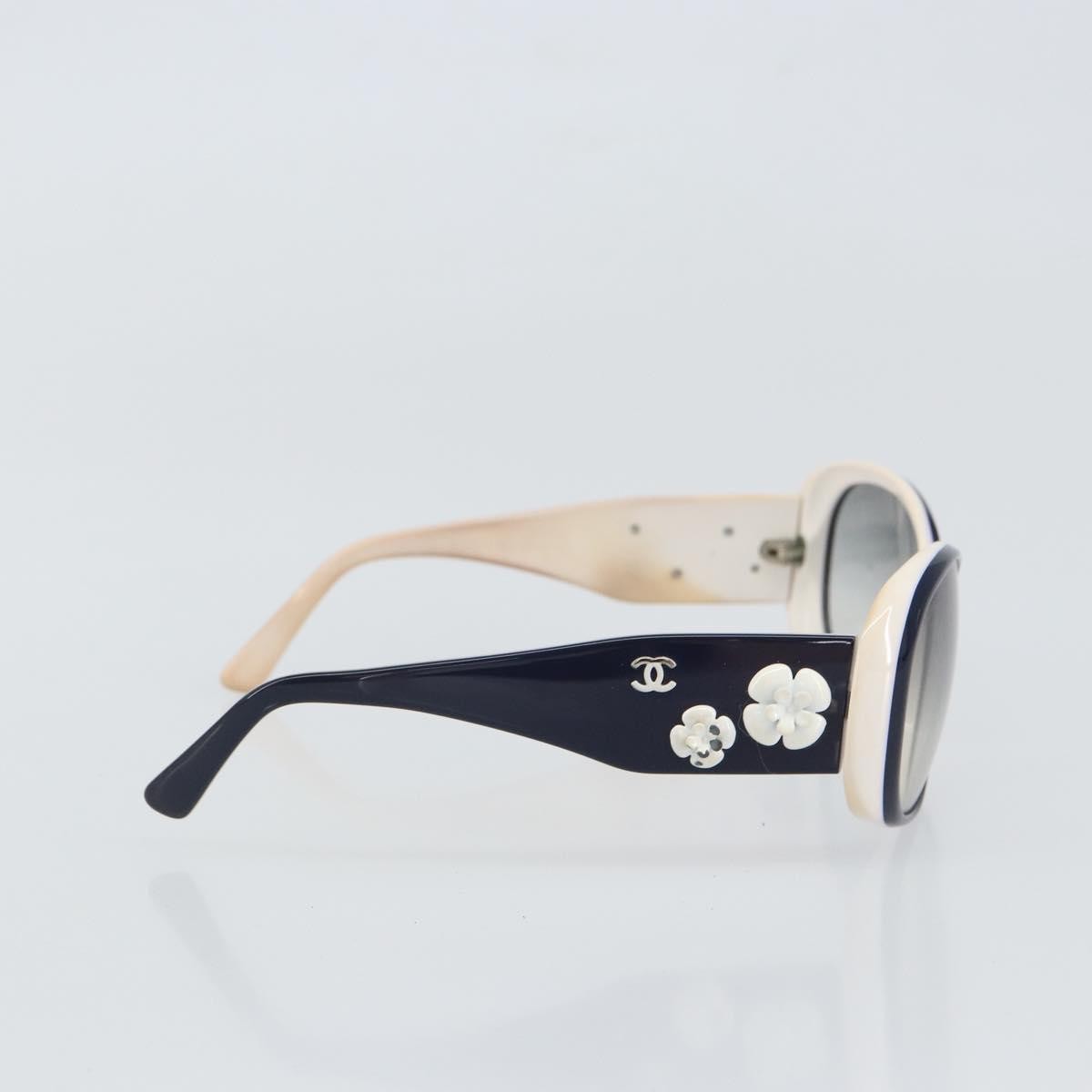 Chanel Camélia sunglasses White Plastic Good condition - Model View
