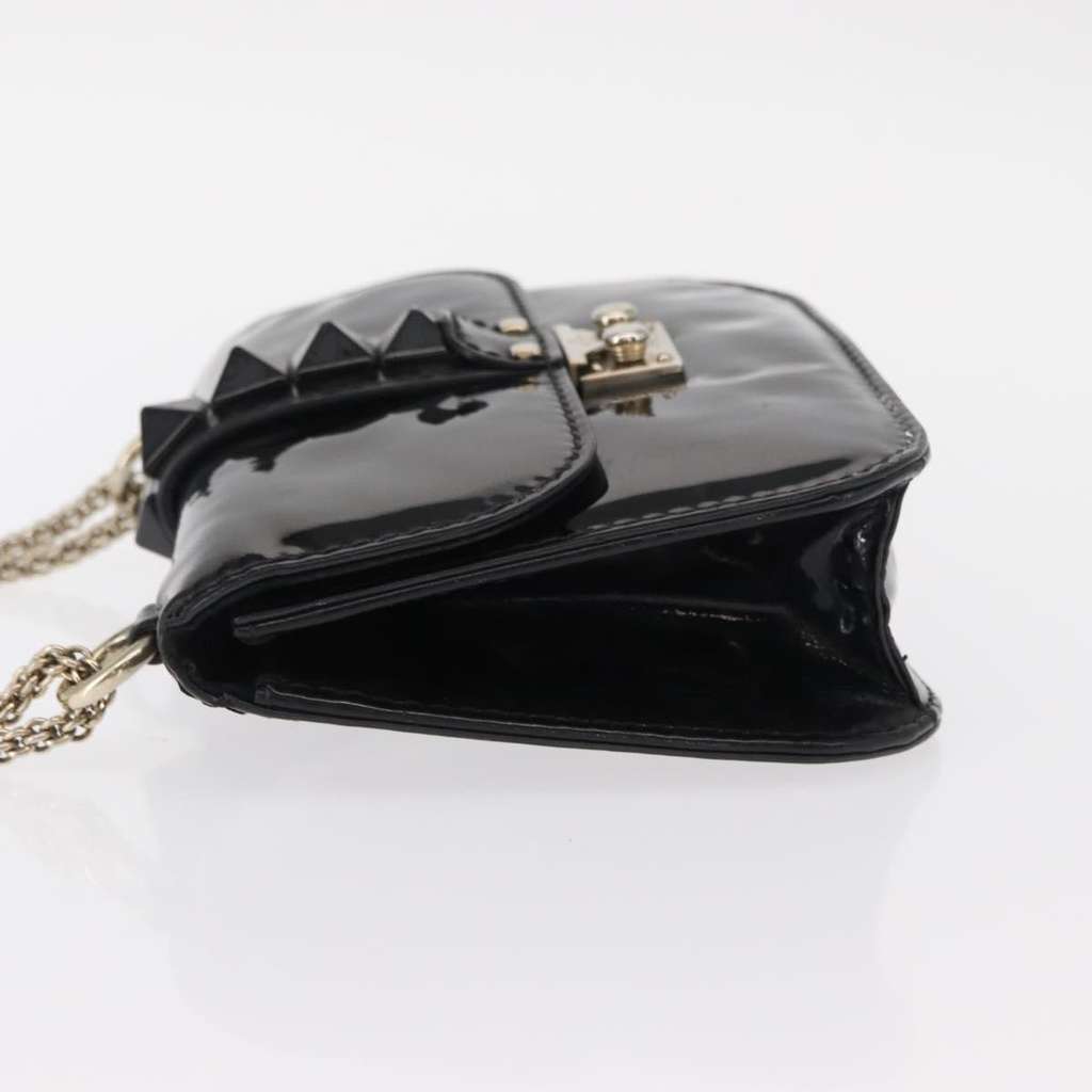 Valentino Garavani Glam Lock Shoulder Bag Black Good condition - Model View